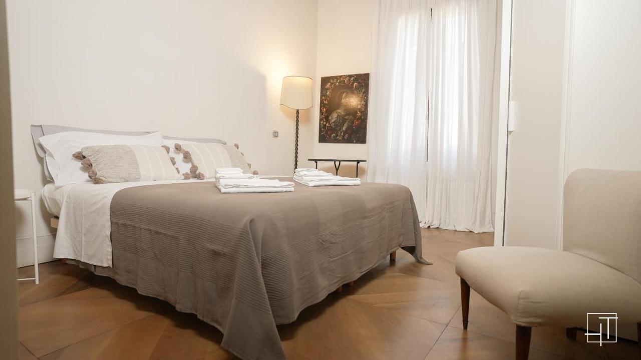 Ht - Casa Del Pittore In Piazza Delle Erbe パドヴァ エクステリア 写真