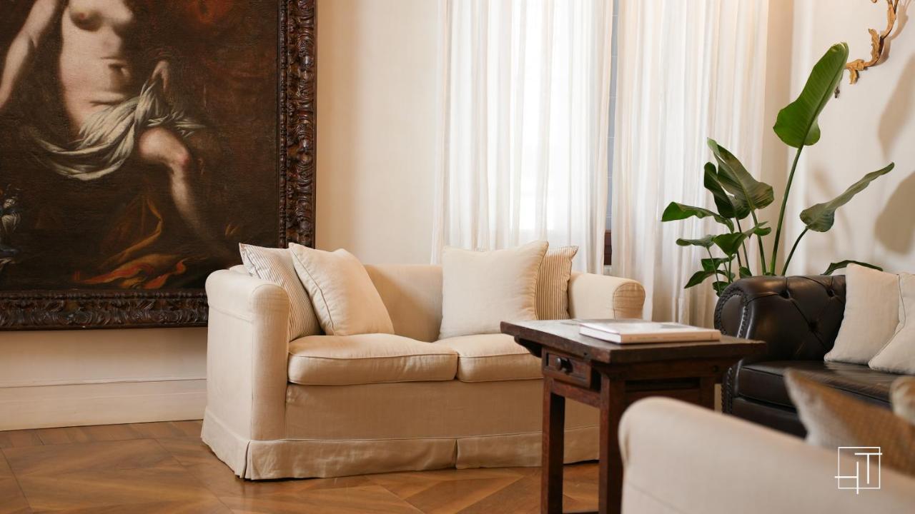 Ht - Casa Del Pittore In Piazza Delle Erbe パドヴァ エクステリア 写真