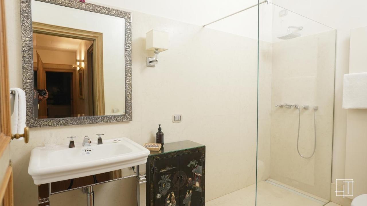Ht - Casa Del Pittore In Piazza Delle Erbe パドヴァ エクステリア 写真